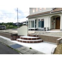 プロヴァンス風のお住まいにあった可愛らしい外回りで快適に