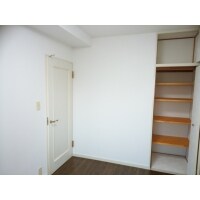 洋室のクロス及び床の張り替え改修に、嬉しい調湿機能も追加!