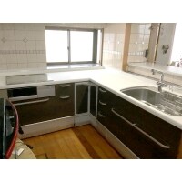 水漏れが発生していたキッチンをリニューアルし収納力も向上!