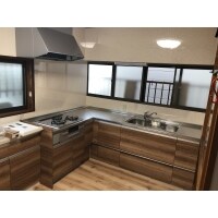 レイアウトはそのままに、収納が充実し明るく快適なキッチンへ