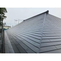 瓦を金属屋根に変更し建物の負担を軽減・メンテ費用削減にも!
