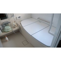 浴室を洗面所側に拡張し、0.75坪を1坪サイズに変更