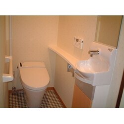 トイレ改修工事（全自動トイレです）