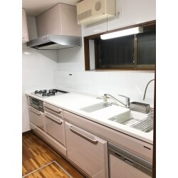 【大和市】お手入れラクラク　システムキッチン