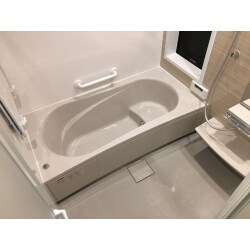 タカラスタンダード社のミーナ1616をご提案させて頂きました。
明るい、ゆったりとしたお風呂に仕上がりました。