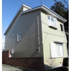 外壁塗装の塗料には種類があるため、

寿命と金額を説明し、シリコン塗料を選んで頂きました。