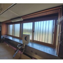 グリーン住宅ポイント制度を利用して、キッチンの出窓に内窓を付けました。