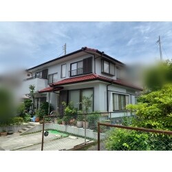 屋根色を赤に心機一転で変更し、明るくかわいらしい印象になりました。