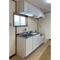 アパートのキッチンの改修工事