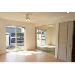 明るいリビング