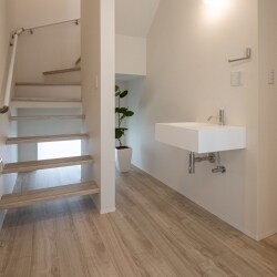 玄関の入り口に手洗い場を作りました。最近のコロナ禍では、こういったご要望が増えてきました。