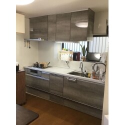 昔のキッチンを最新のキッチンに取り換えました。