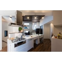 【新築】造作キッチンで開放感を!