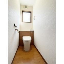 LIXIL　キャビネット付トイレリフォレにお取替え。