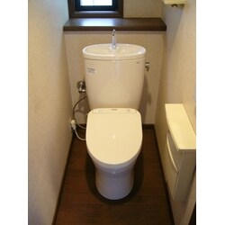 新機能きれい除菌水搭載便座と節水トイレに取替え