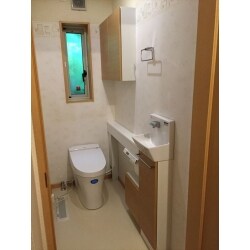 リフォーム後のキッチン：サティスSタイプリトイレ手洗カウンター付