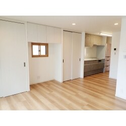 リフォーム後のリビングダイニングとキッチン