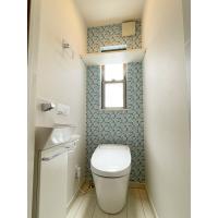 手洗器用の給排水管を隠すことで、トイレまわりが すっきり!