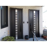 2世帯戸建て 玄関ドアのリフォーム