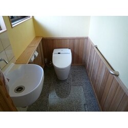 体の不自由なお爺ちゃんのためのトイレリフォーム