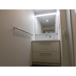 高機能の洗面化粧台へ