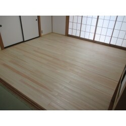 和室8帖の畳を取り外して、大井川流域産材の杉材で張替えをしました。しずおか優良木材の補助金が受けられるお得な補助制度を利用いたしました。
