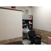 あたたかみのある南欧風イメージの内装改装