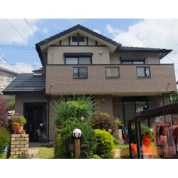 築15年の木造住宅の外壁塗装工事を行いました。