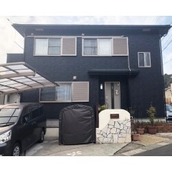 外壁や屋根のメンテナンスと合わせて、浴室や内装もリフォームしたいというご要望にお応えしました。塗装はもちろん、水まわりや増改築リフォームも手掛けてきた実績を活かし、複合リフォームでご要望に叶う快適な暮らしを実現しました。