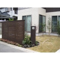 木製の目隠しとマッチング