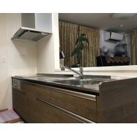 落ち着いた雰囲気のウッド調キッチンリフォーム