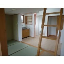 はなれに増築して、お風呂やｷｯﾁﾝなどを設置しました。床、壁、天井に、断熱を行いました。
