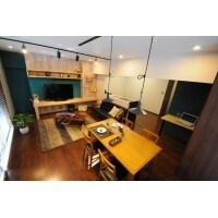 部屋数の多い間取りから、開放感あるレトロな空間へ!