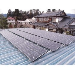 車庫の太陽光パネルを設置