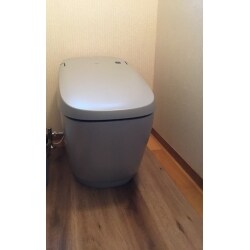 広々感じられるタンクレストイレ