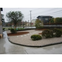 お手入れしやすいお庭へ