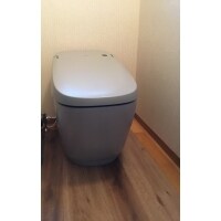 広々感じられるタンクレストイレ