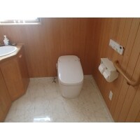 ゆったり使えるタンクレストイレ