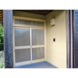 念願の木製玄関引き戸