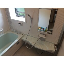 温かい風呂と洗面脱衣所