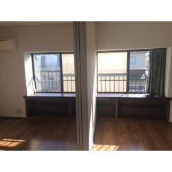 お子様のご入学を機に、広い洋間を二部屋に分けられました
