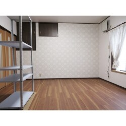 治療院として使用していた1階を自宅用に改装したいというご依頼をいただきました。
