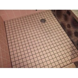 浴室床のタイルを一新！