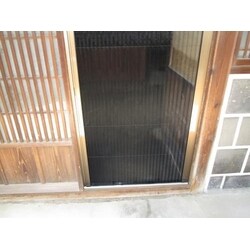 築80年の風格を保つ網戸です