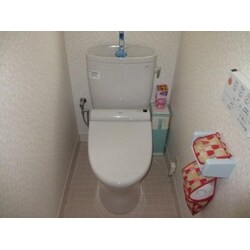 トイレ機器と天井・壁のクロスを交換しました♪