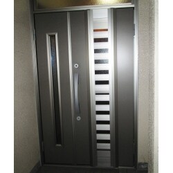 玄関をリフレッシュ！リモコンキーで鍵の解除も楽々♪