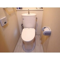 マンションのトイレとクッションフロア貼替えリフォーム