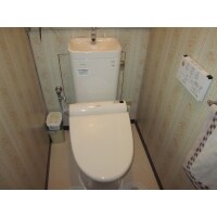 古くなったトイレを最新の節水トイレ機器に交換したリフォーム