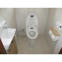 トイレ機器と床・壁を一新！