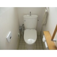 １・２階のトイレを節水・機能充実トイレに交換